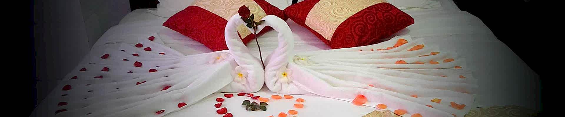 Номер отеля молодеженам в подарок