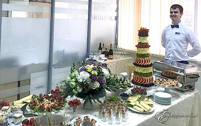 Кейтеринг - выездное обслуживание в Ресторанном комплексе «Екатерининский»