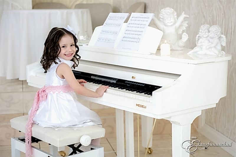 Зал «Счастье» в ресторане Екатерининский, Алматы