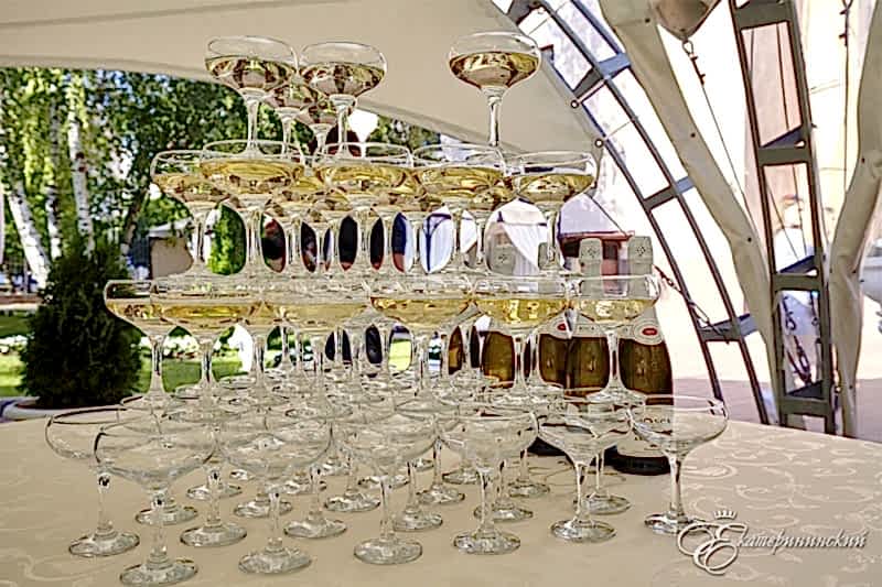 Зал «Счастье» в ресторане Екатерининский, Алматы