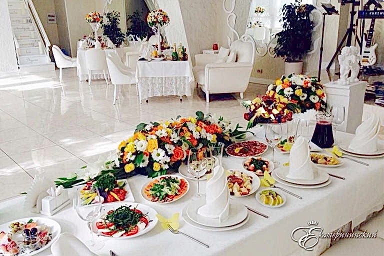 Зал «Счастье» в ресторане Екатерининский, Алматы