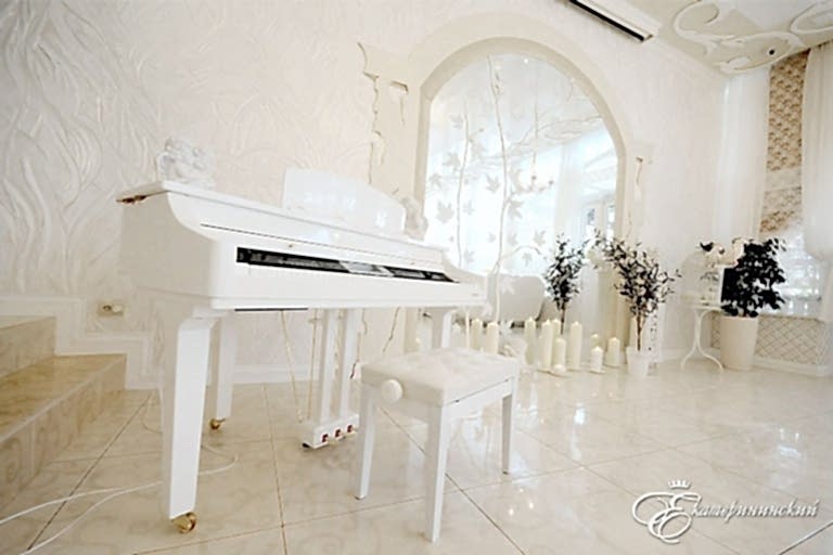 Зал «Счастье» в ресторане Екатерининский, Алматы