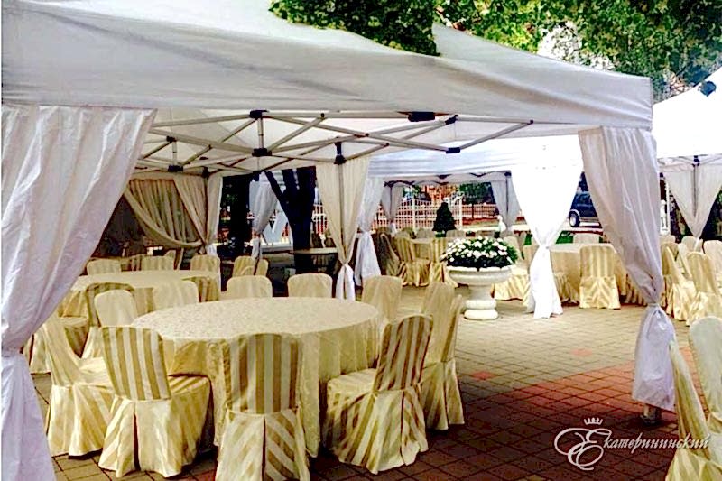 Летняя веранда «Екатерининский Сад» в ресторане Екатерининский, Алматы