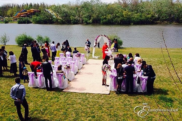 Летняя веранда «Екатерининский Сад» в ресторане Екатерининский, Алматы