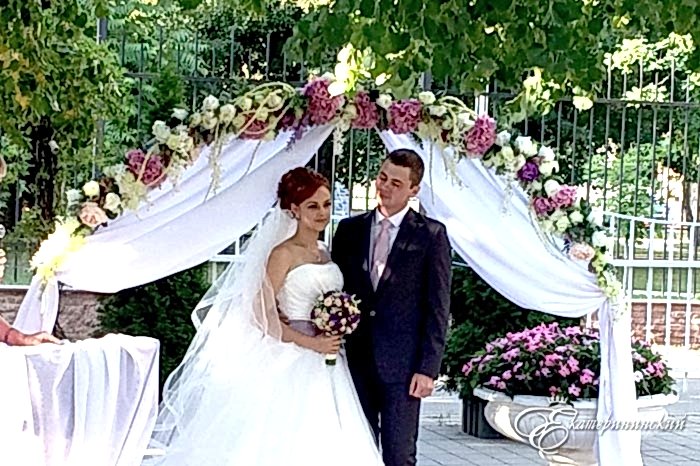 Летняя веранда «Екатерининский Сад» в ресторане Екатерининский, Алматы