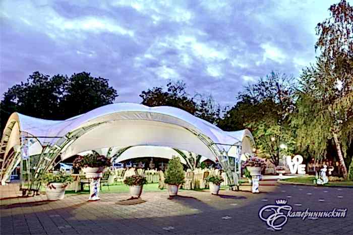 Летняя веранда «Екатерининский Сад» в ресторане Екатерининский, Алматы