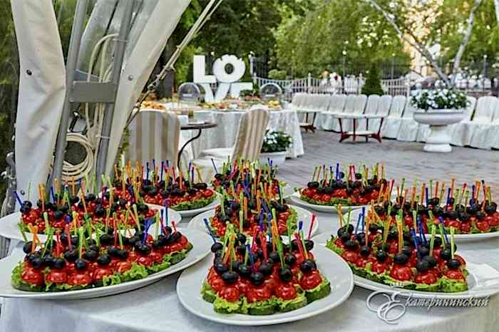 Летняя веранда «Екатерининский Сад» в ресторане Екатерининский, Алматы