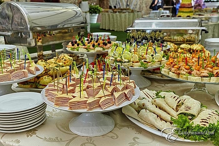 Летняя веранда «Екатерининский Сад» в ресторане Екатерининский, Алматы