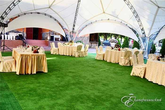 Летняя веранда «Екатерининский Сад» в ресторане Екатерининский, Алматы