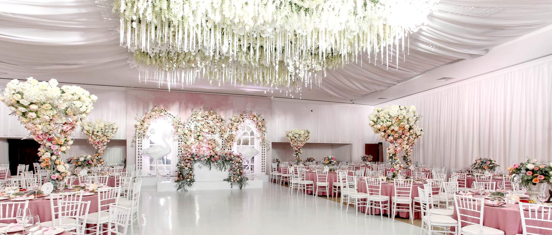 Большой банкетный зал в ресторанном комплексе Екатерининский